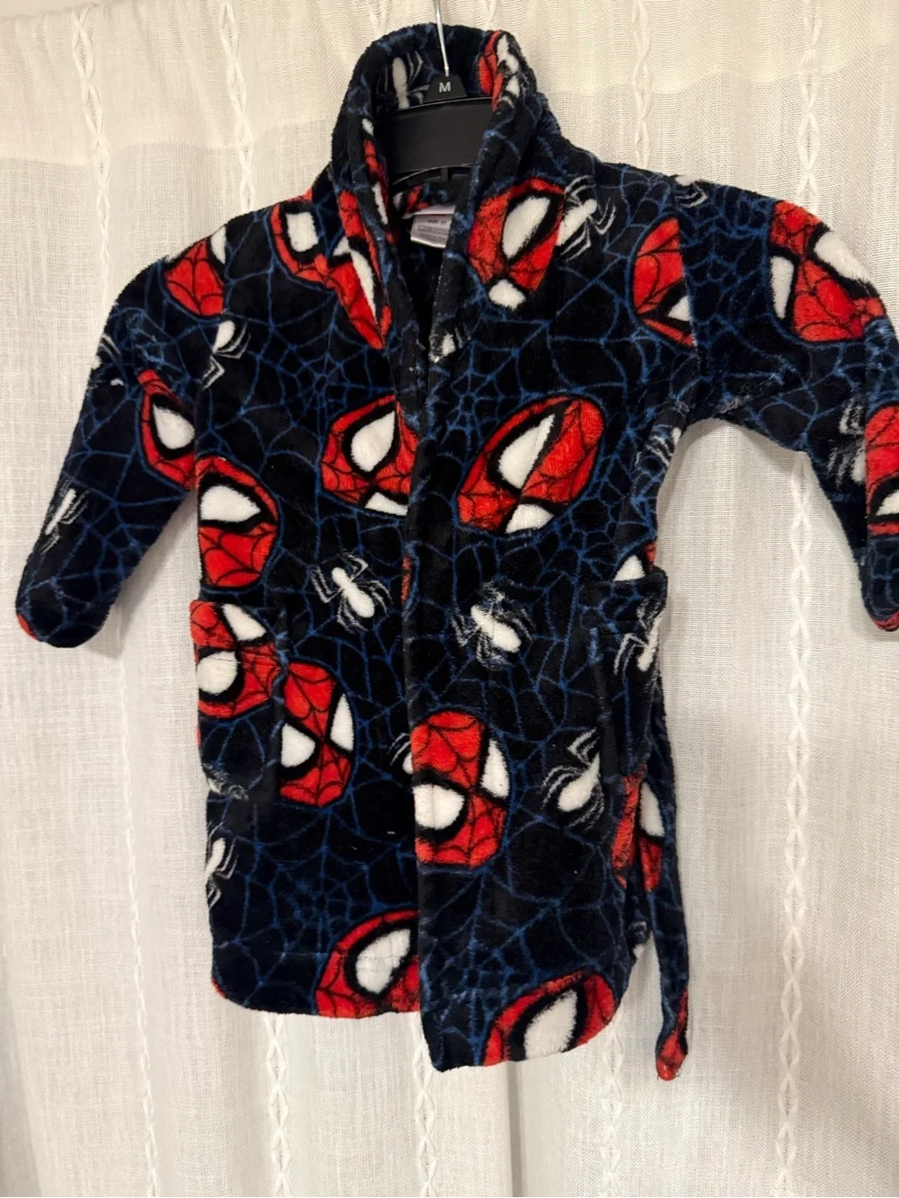 Spider-Man Robe by Marvel. Attached tie belt. Two pockets. Sz. 2T